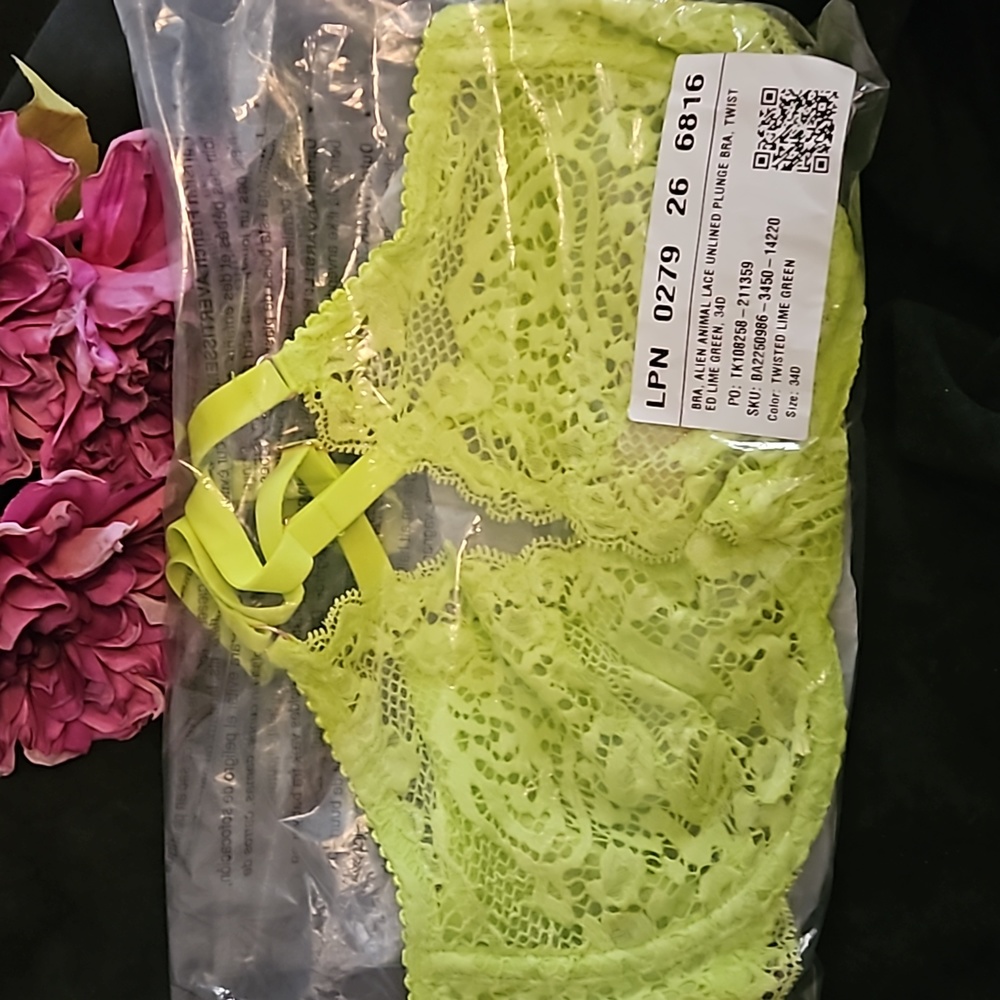 NIP SAVAGEXFENTY Alien Animal Lace Unlined Plunge Bra Twisted Lime Green 34D - Picture 11 of 11